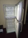 A picture of Samsung fridge double door inagandisha sana na kupoza vzr bei