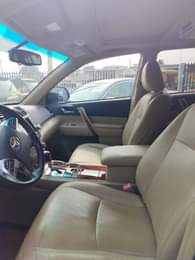 A picture of Toyota Highlander 2012 Direct Tokunbo First body pan 100 Engine