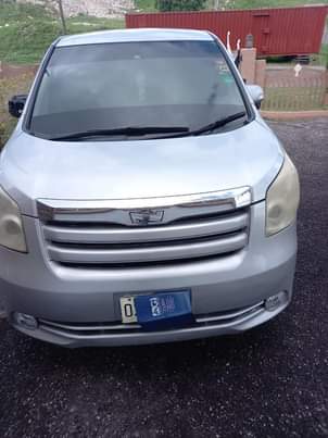 used toyota noah