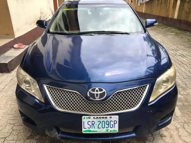 A picture of DEALER MARKET 2009 Toyota Camry XLE V6 Engine Ac perfect