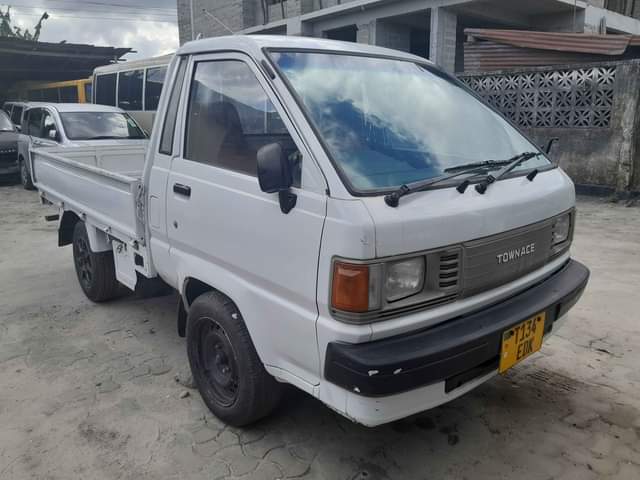 A picture of TOWN ACE NAMBA E BEI MIL 13 5