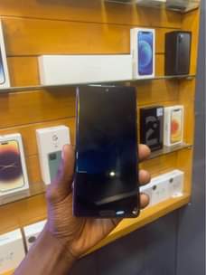 A picture of AQUOS SENSE 5G