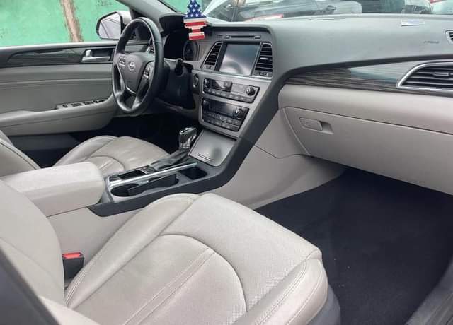 A picture of VEHICLE BRAND Registered 2015 Hyundai Sonata with panoramic thumbstart 13