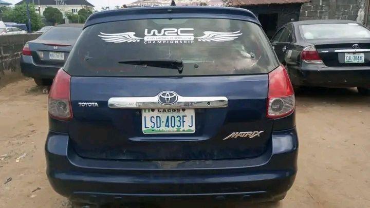 A picture of Toyota matrix 2005 model