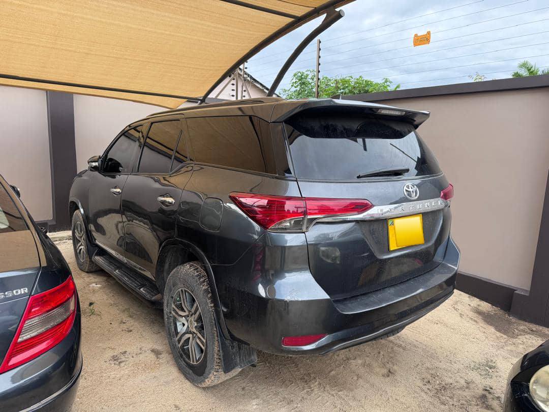 A picture of Toyota fortuner for sale