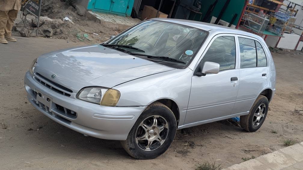 A picture of Toyota starlet CJ Full document Full ac Bei 5 5M