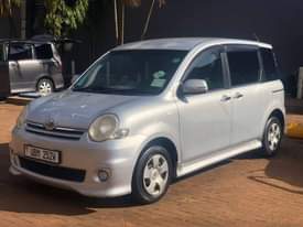 A picture of 2009 TOYOTA SIENTA 1.5AWD