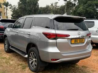 A picture of TOYOTA FORTUNER 2020