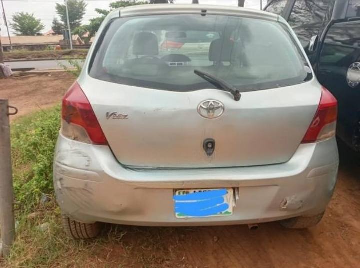 A picture of Alimoso 05 Toyota yaris automatic