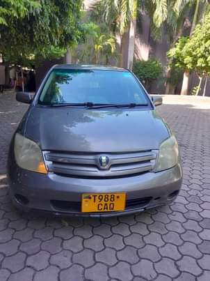 A picture of 2003 Toyota Ist