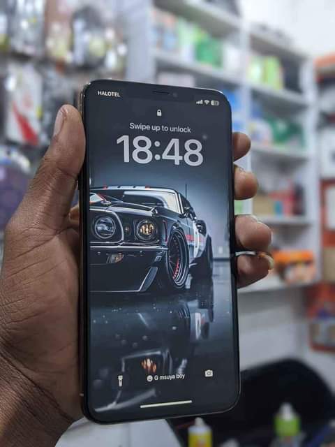 A picture of Iphone Xs max