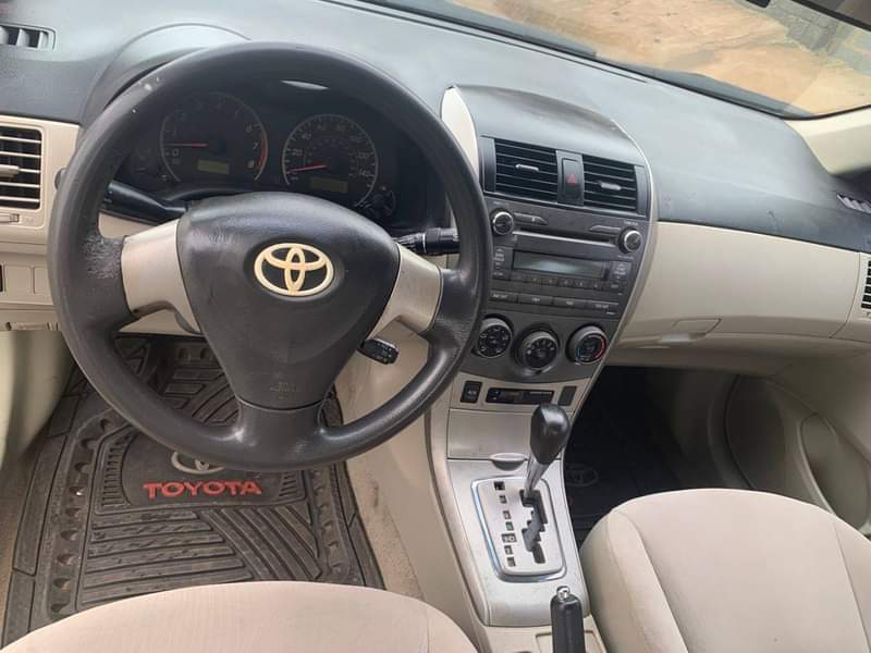 A picture of Distress alert 2012 13 Belgium standard Toyota Corolla S untampered