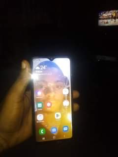 A picture of Samsung a20s