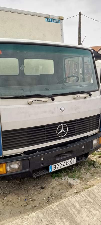 A picture of Mercedes 814
