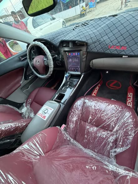 A picture of Registered 2008 is250 in absolute mint condition Call Whatsapp 08145342019
