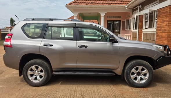 A picture of LANDCRUISER TX