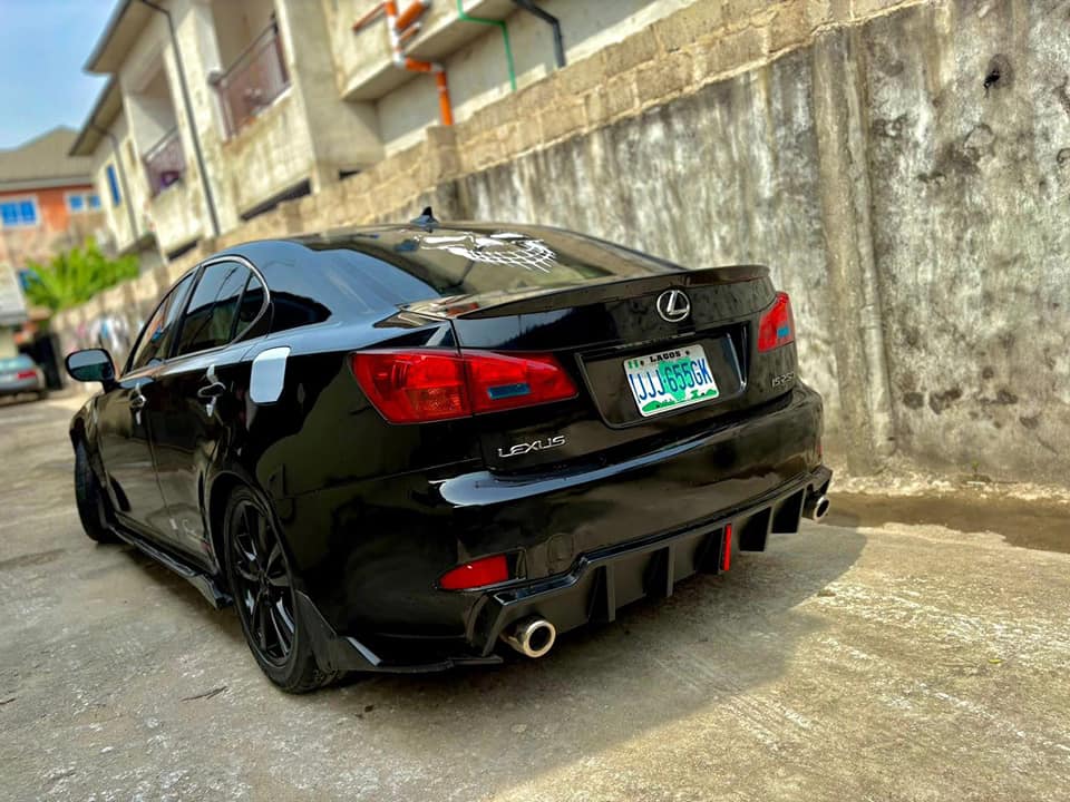 A picture of LEXUS IS250