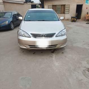 A picture of Toyota Camry 04 upgraded to 06 Nigeria used with little