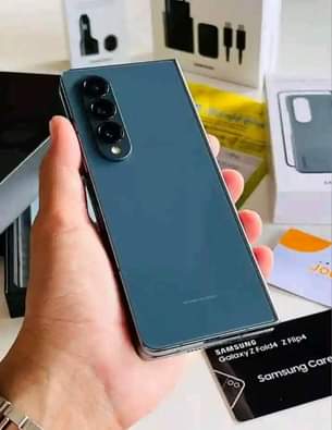 A picture of GALAXY Z FOLD 4