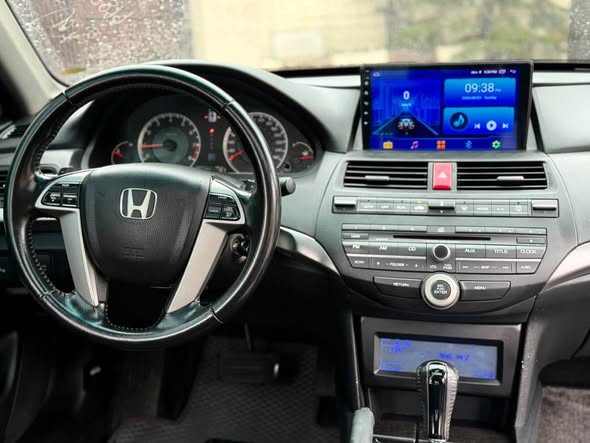 A picture of 2012 On Belt Luxury Honda accord
