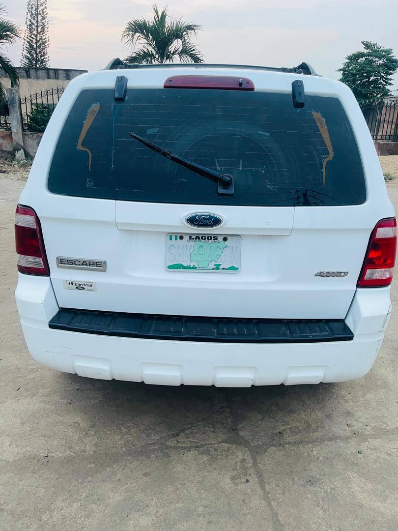 A picture of FORD ESCAPE