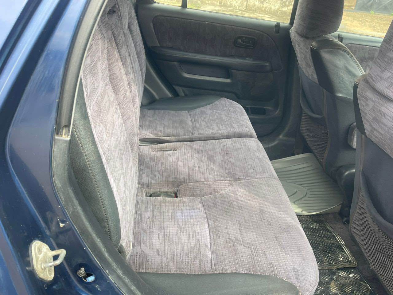 A picture of  Quick Dealers Deal Honda CR V 2004 Model option