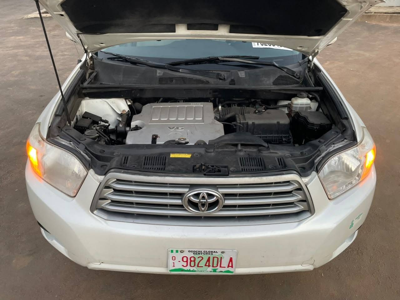 A picture of Foreign Used Toyota Highlander 2010 V6 2GR Engine