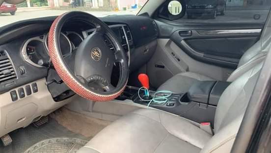 A picture of Toyota 4runner 2005.