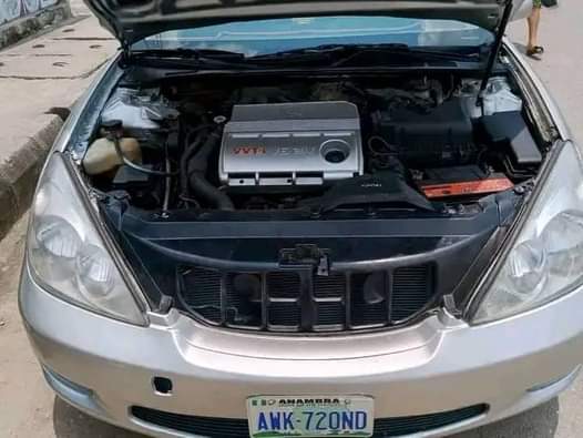 A picture of ES 300 FOR SALE EVERYTHING WORKING PERFECTLY WELL ENGINE UNTAMPERED