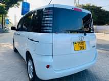 A picture of Toyota sienta