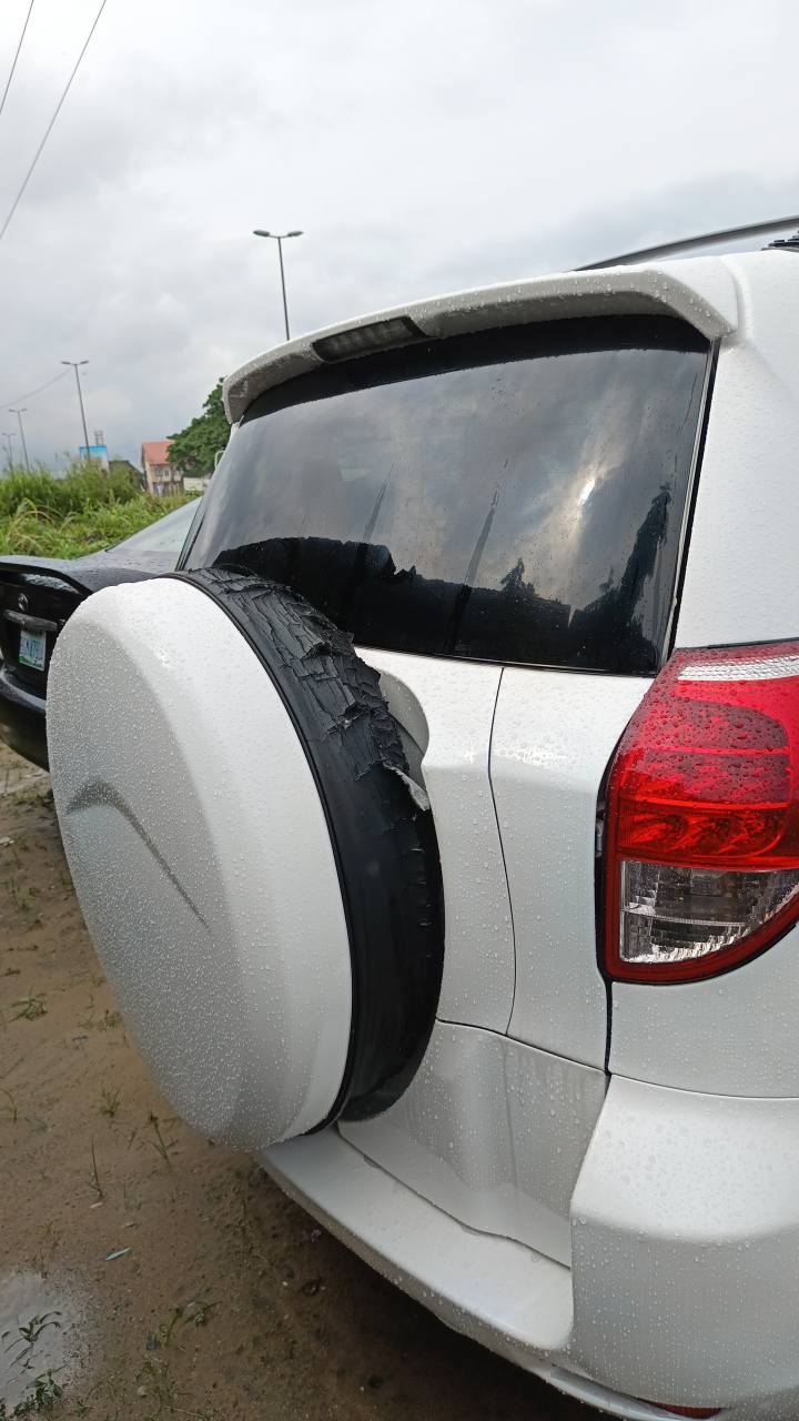 A picture of Toyota rav 4