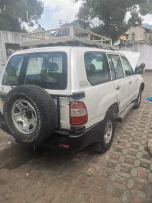 A picture of  LANCRUISER_0620356906