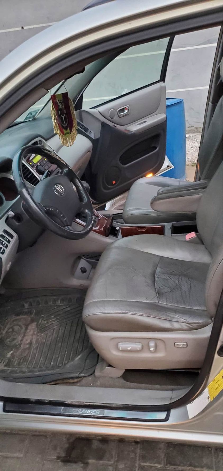 A picture of Registered 2005 Toyota Highlander. Extremely sound untouched Engine and Gear