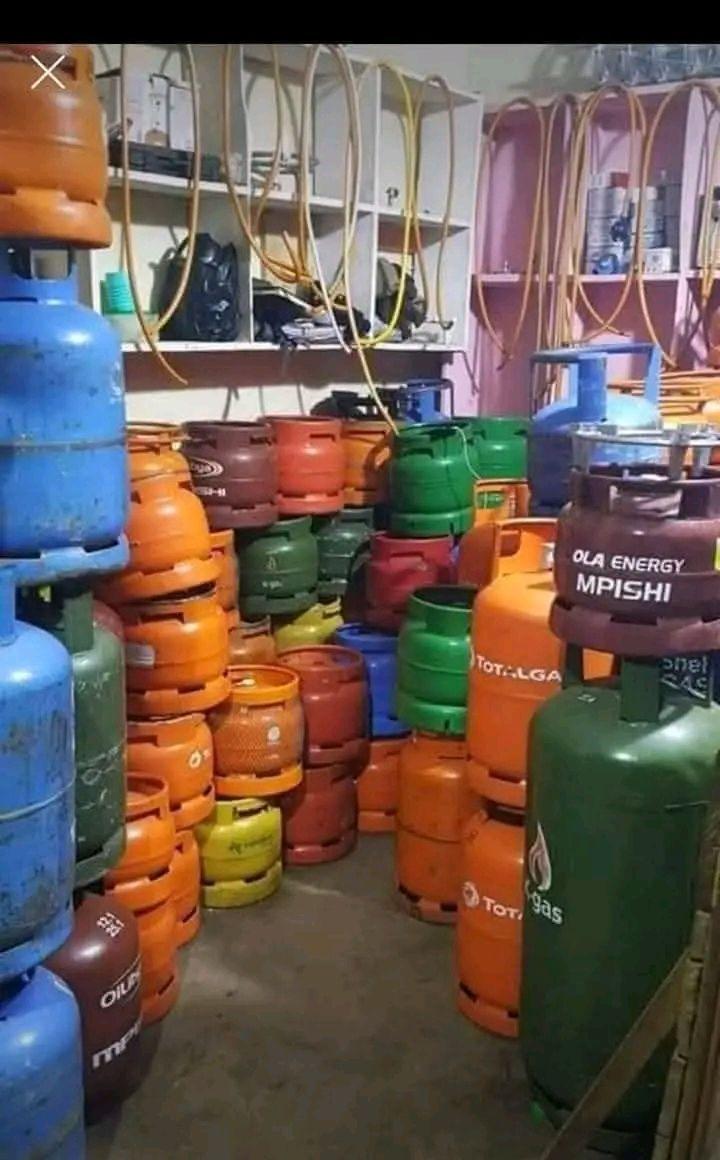 A picture of Empty gas cylinder