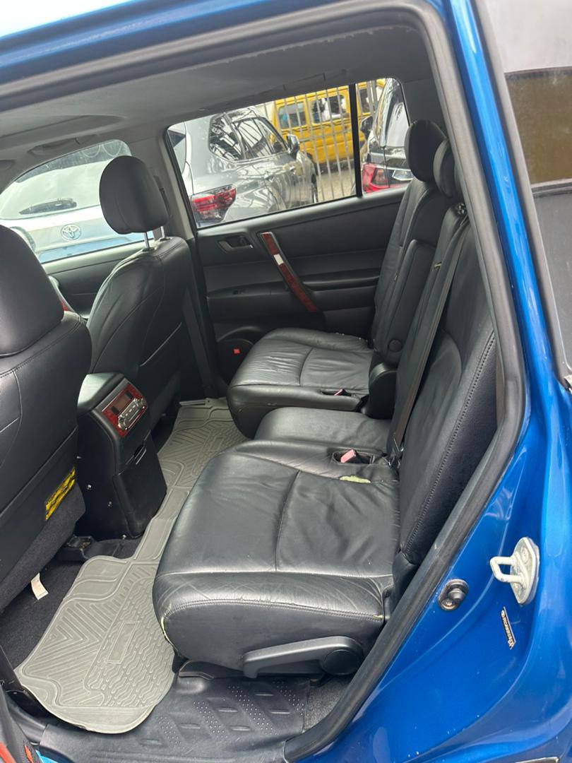 A picture of Toyota Highlander 2009