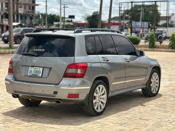 A picture of URGENT SALESBenz Glk 350 4matic 2012 model raw first body