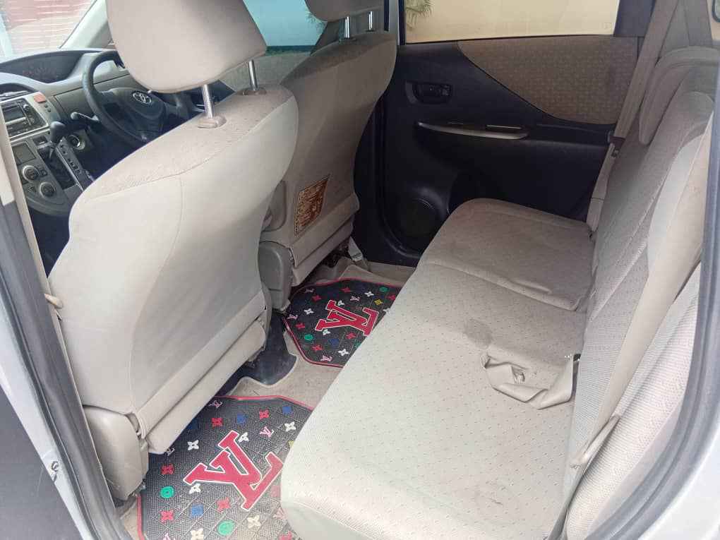 A picture of Toyota Ractis