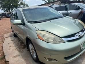 A picture of Sienna 2008 model full option limited edition 6m Call 08103011026