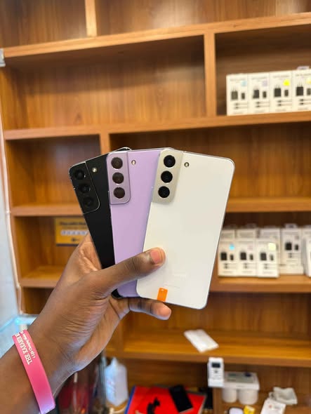 A picture of Phones available for sell