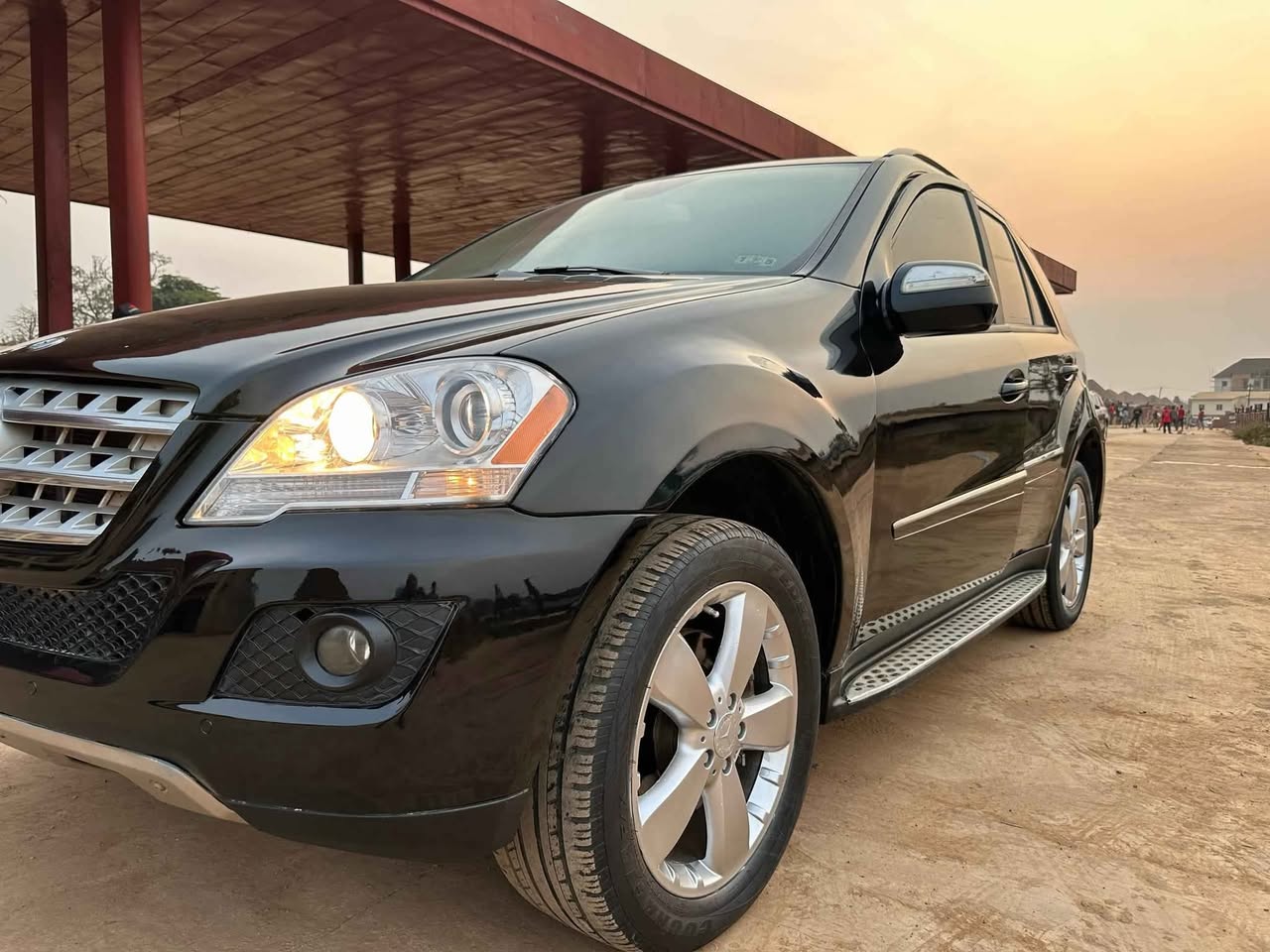 A picture of Ml350 2010 SHARP USED 07031284704