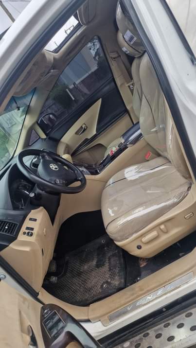 A picture of Neatly used Toyota venza 2011 upgraded clean in and out