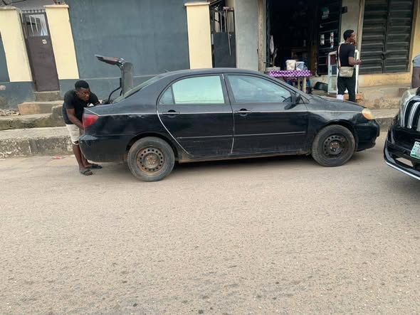 A picture of Destress fast dealer deal Toyota corrola 2007 on Vin first