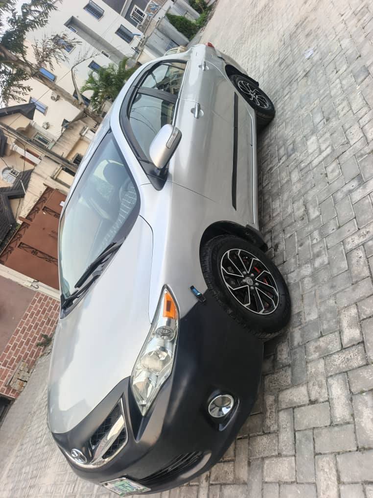 A picture of 2012 corolla