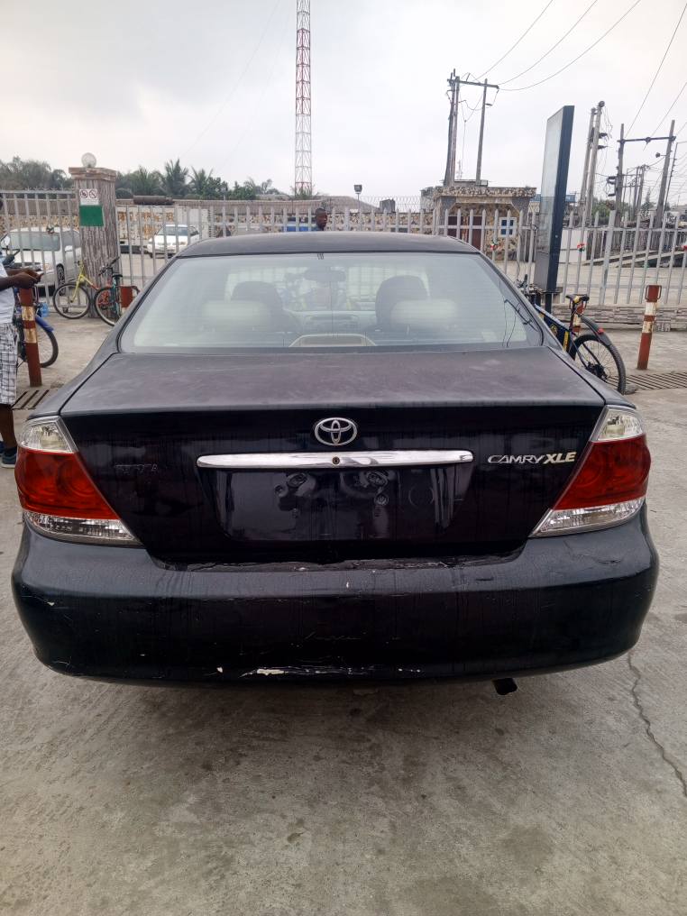 A picture of Toyota Camry V6 XLE