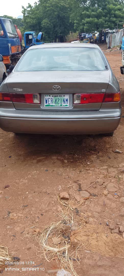 A picture of 2002 Camry tinybig