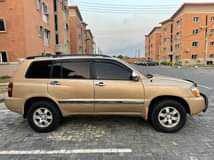 A picture of Toyota Highlander 2005 model