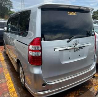 A picture of 2011 Toyota Noah