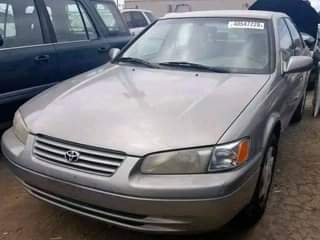 A picture of 2001 Toyota Toyota camry tiny light