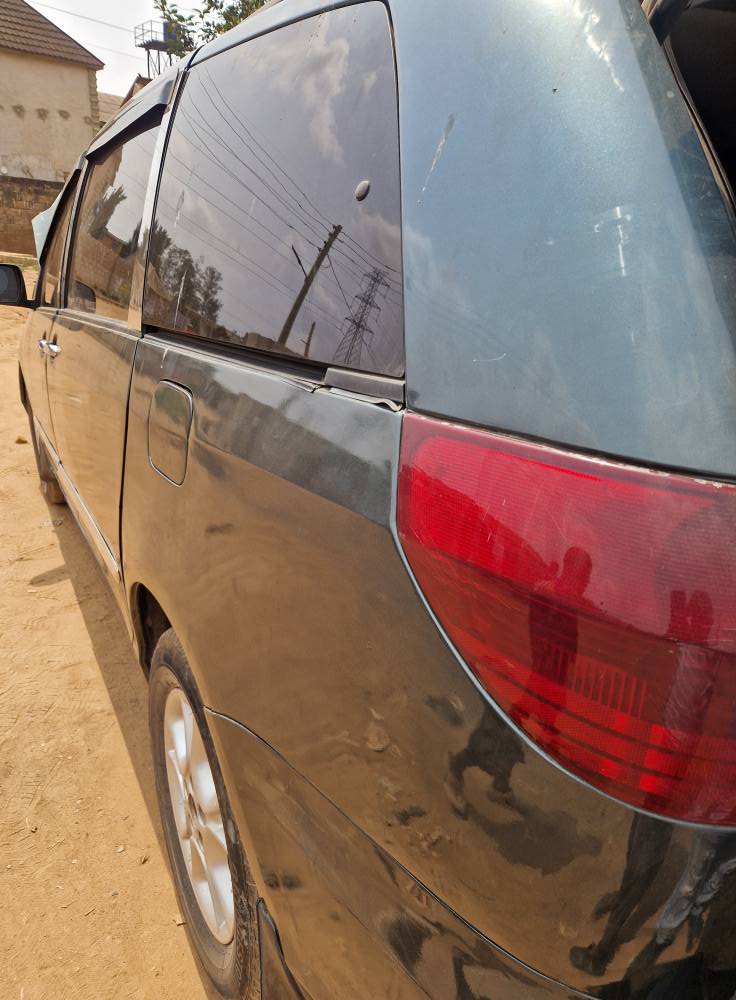 A picture of For sale 5 9 Toyota Sienna Engine gear and ac
