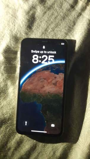 A picture of iphone x perfect condition